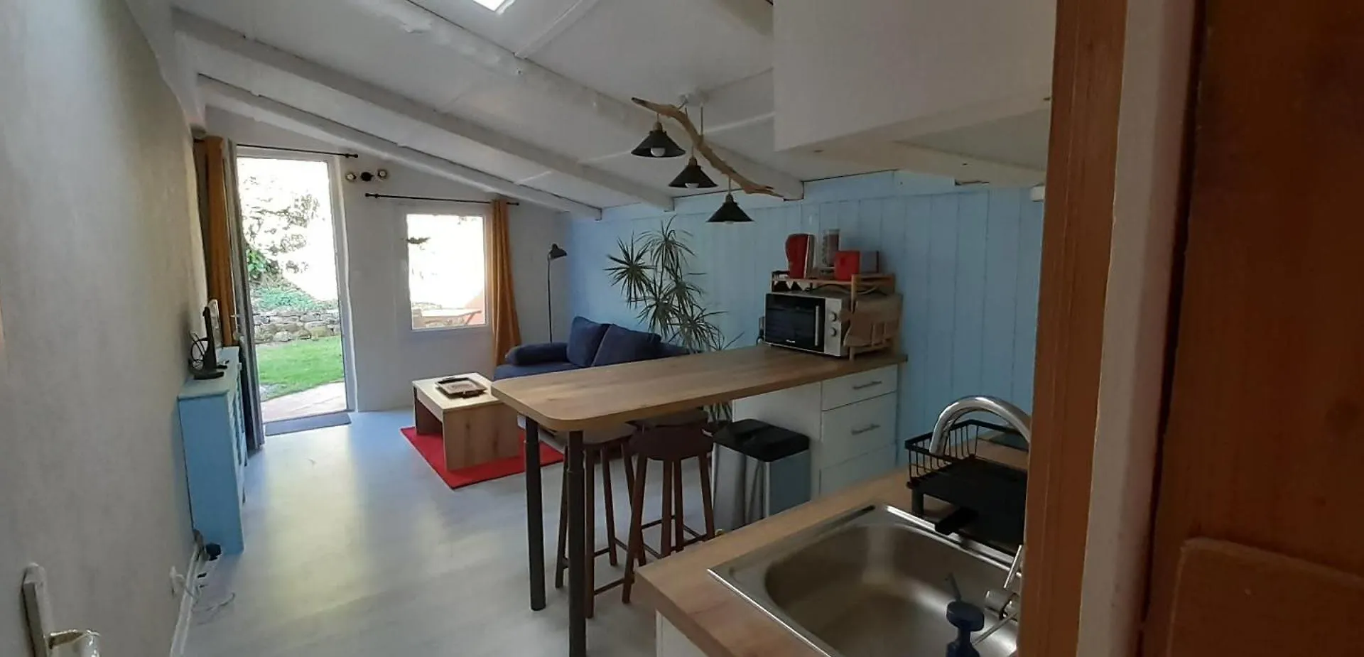 Petite Maison Naturelle Avec Son Jardin Prive Pluvigner 0*,  France