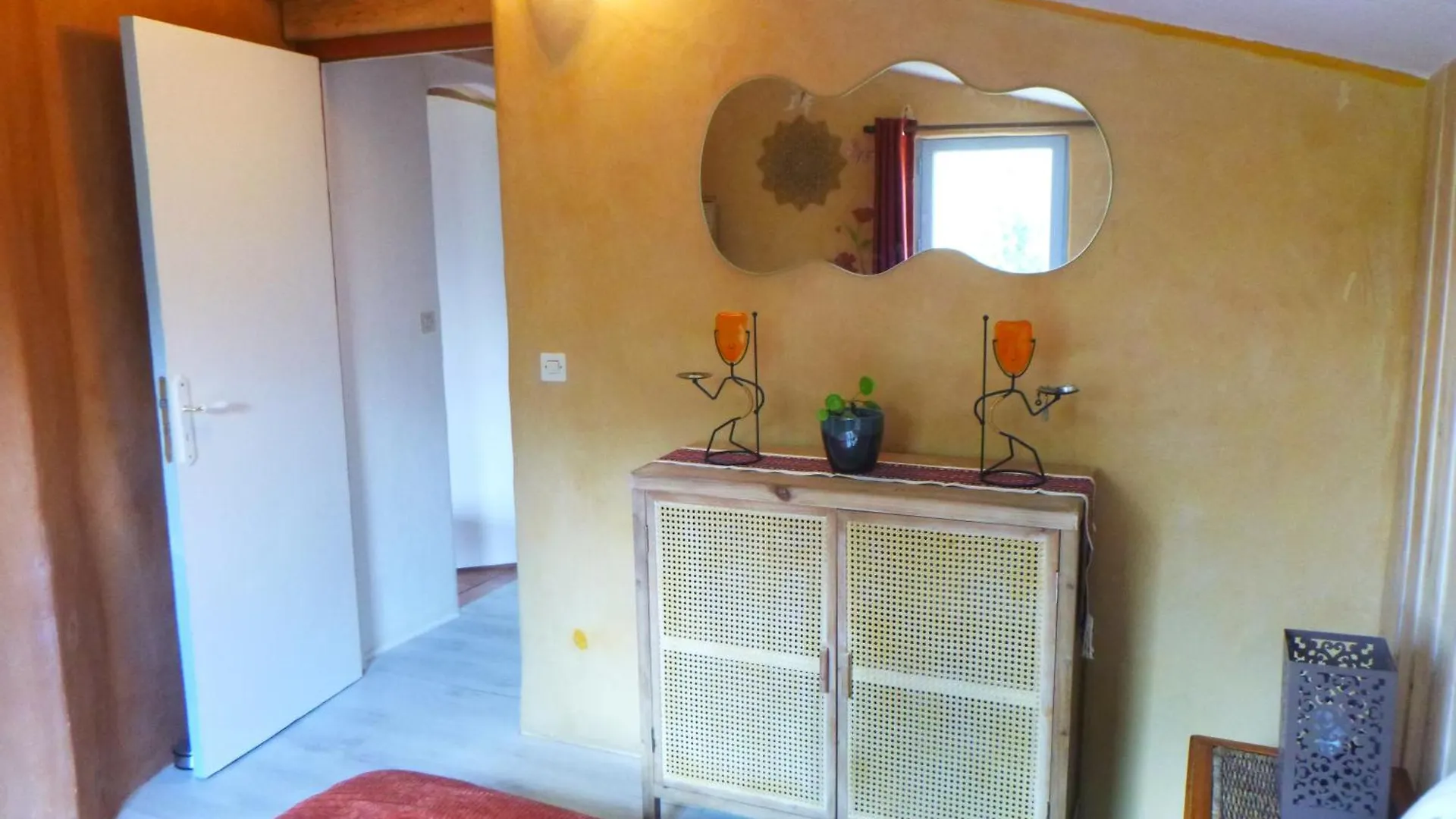Petite Maison Naturelle Avec Son Jardin Prive Pluvigner France